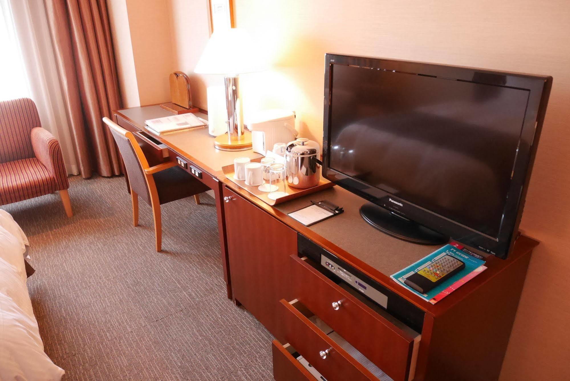 Rembrandt Hotel Ebina Exteriör bild